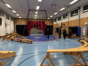 Am Dienstag (13. Januar 2026) starten wir regulär ins Zirkusprojekt