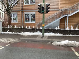 Hamburger Schneefigurenmauer auch in Quelle