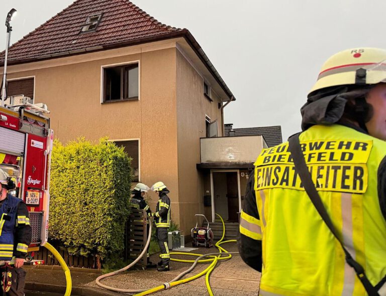 Quelle hilft Queller Familie: Haus in der Ottostraße unbewohnbar durch Blitzschlag am Freitag